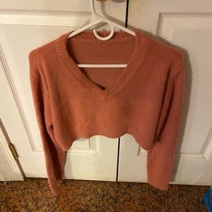 Knitted cropped pink sweater